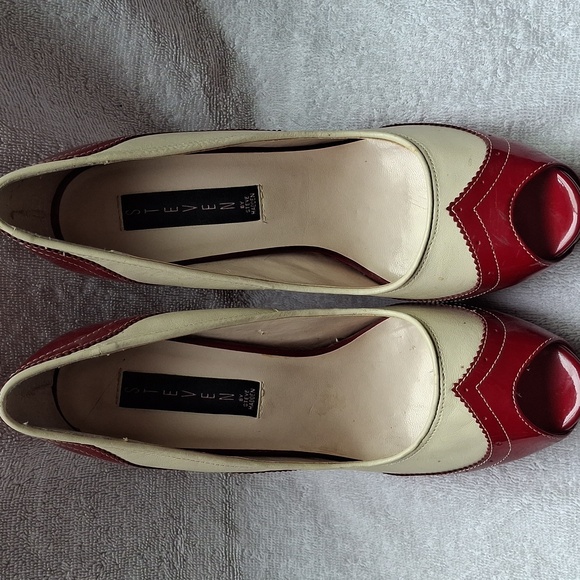 Steven By Steve Madden Real Patent Leather Chic Red & Cream Heels Peep Toe Sz 8 - Picture 1 of 5